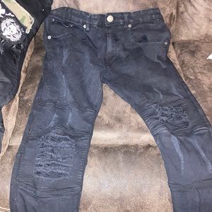 Men ripped jeans good Condition